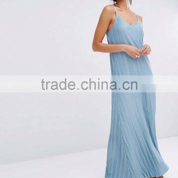 women's scoop neckline pleated maxi dress