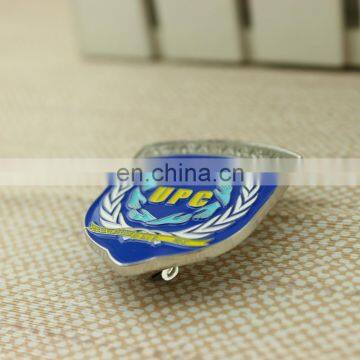 Multicolor paint shield shape zinc alloy badges low price wholesale