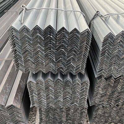 Fábrica profesional de acero en ángulo de 4 mm de carbono suave laminado a caliente de color negro