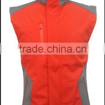 Men's outer wear soft-shell gilet