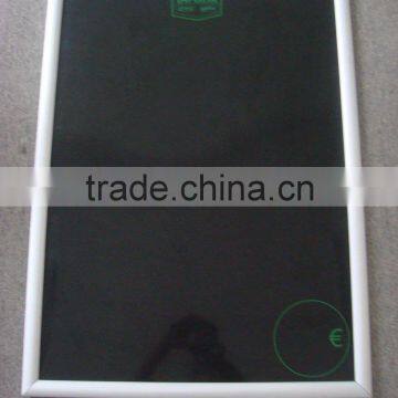 black snap frame