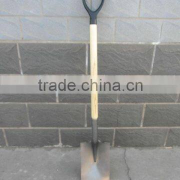 Short wood handle shovel