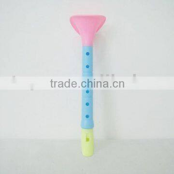 bugle,horn,loudspeaker,fan bugle,noise maker,plastic bugle,toy bugle,toy,plastic toy