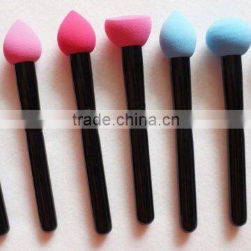 High Quality Latex-free Makeup Sponge With Black Silicone Handle