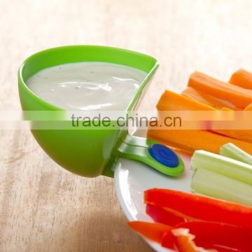 Kawachi Set of 4 Coloured Party Dip Clips Bowl Clip for Plates Sauce Cups