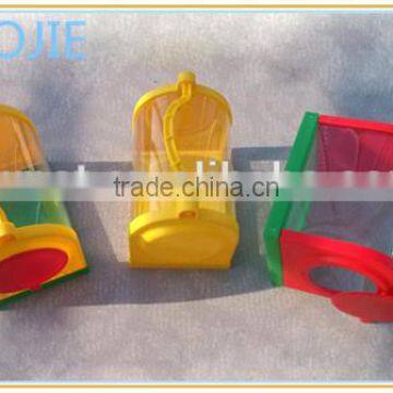 New design colorful plastic insect cage handle plastic box for children carrying