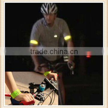 COM - Green LED Safety Reflective Flashing Armband for Cycling Walking Running