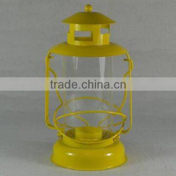 Metal tea light lantern
