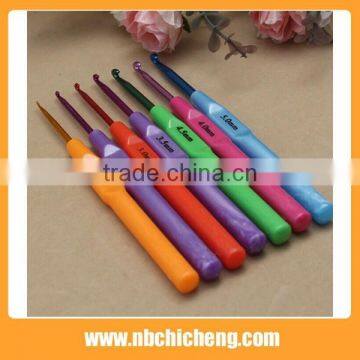 High Quality Plastic Handle Aluminum Crochet Hook photo-3