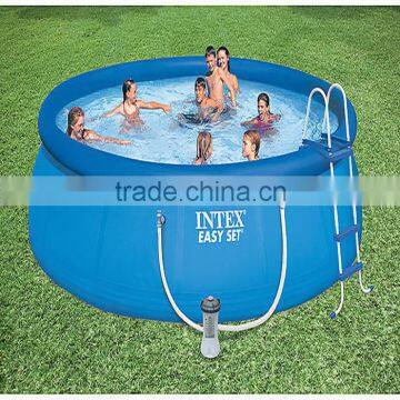 Round inflatable swimming pool