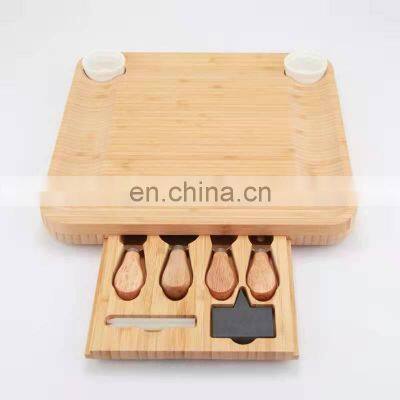 Wholesale 100% Organic Simple Luxury Restaurant Bamboo Cheese Board With Cutlery