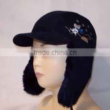 black fashionable winter cap for girl