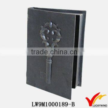 Shabby Decorative Metal Key Box photo-1