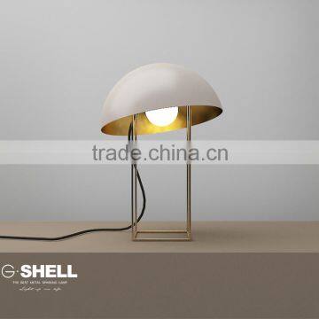 White Metal Shape Dask Light Round Table Lamps photo-2