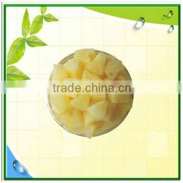 820GR Canned Pears in Light Syrup