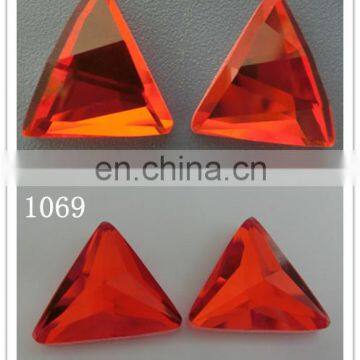 China Dongzhou Crystal High Quality Triangle Garment Beads Wholesale