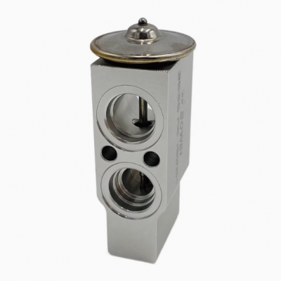 Excavator is suitable for Hitachi ZAX200/240/330/450-3-6-3G air conditioning evaporator thermal expansion valve