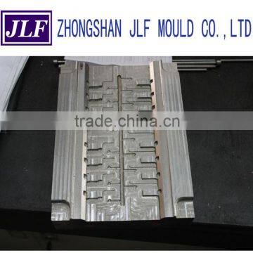 injection mold for multi cavities of plastic parts