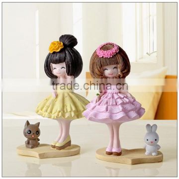 Plastic small girl/small home decoration toy/custom plastic small toys for decoration