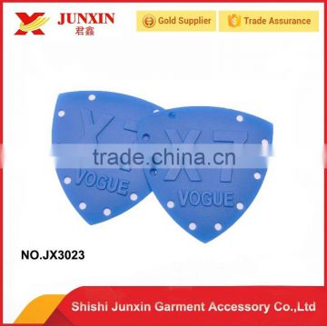 China supplier OEM custom clothing plastic hang tags