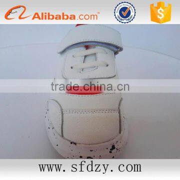 Cheap Wholesale Kids Shoes 2016 Fashion Sports Trainers for Sale photo-3