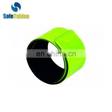 Elastic hand reflective arm band
