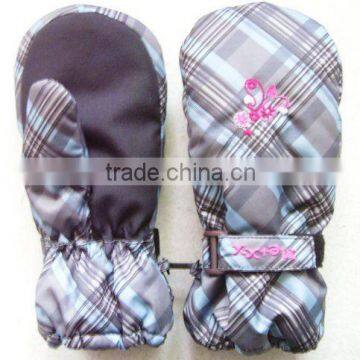 Hot Sell Kid's Winter Ski Mitten and Gloves With Windproof