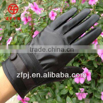 Mans lamb skin leather gloves