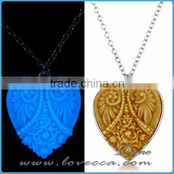 European Hot Sale Beautiful Glow in the Dark Necklace Heart Pendants photo-2