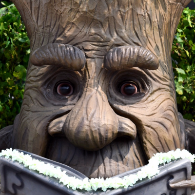 Newest Good Quality Durable Attractive Customizable Life Size Animatronic Talking Tree for Festival photo-5