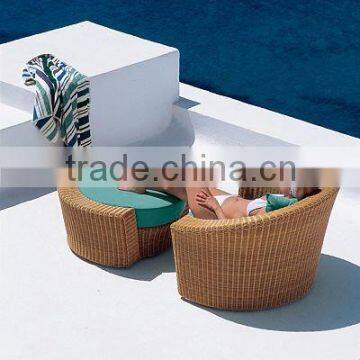 Coffee time- elegant Round Rattan chairs with grass table set 2015