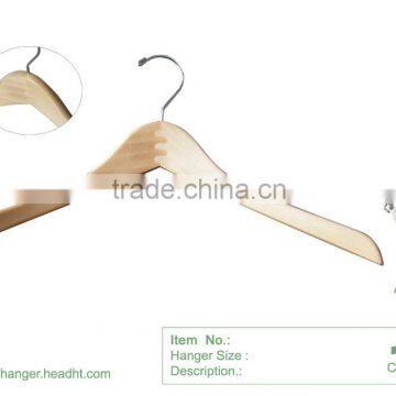These HEAD basic shirt wooden hangers have smooth design will help to enhance the apparel on your racks