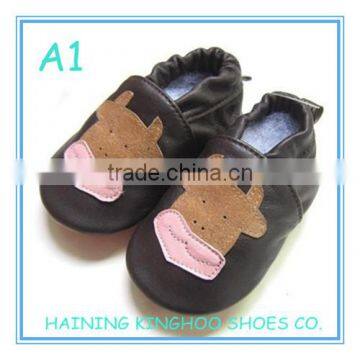 cow design small MOQ genuine leather baby shoes