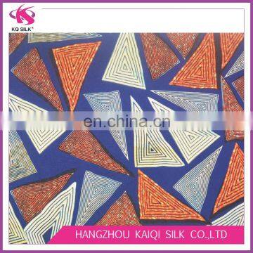 Hot Sale Silk Fabric CDC Silk Crepe de Chine Fabric with Geometric Triangle Pattern Digital Print Fashion Fabric for Clothing