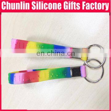 2017swirl and embossed silicone rubber keychains