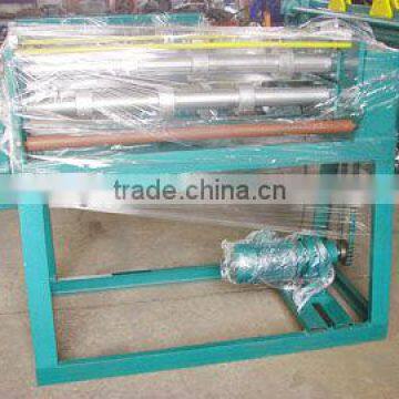 Simple metal sheet slitting machine