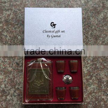 9oz Leather Wrapping Hip Flask and Antique Copper Zinc Alloy Logo and 4 Cups Are Arranged in the Package Box. photo-2