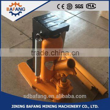 Hydraulic low operating jack for lifting