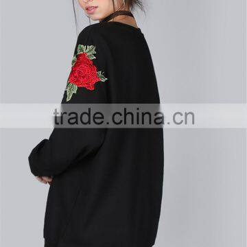 Customized Design Embroidered Roses Longline Sweatshirt Black Oversized Fleece Pullover For Women photo-2