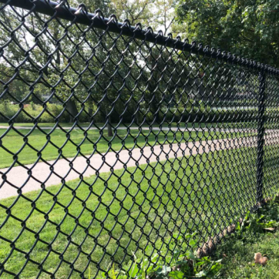 Customized Sustainable Wholesale Powder Sprayed PVC Coated Chain Link Fence Cyclone Wire Mesh Fence for Baseball Fields