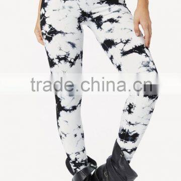 Autumn Ladies Black and White Tie Dye Slim Tight Legging for Women photo-2