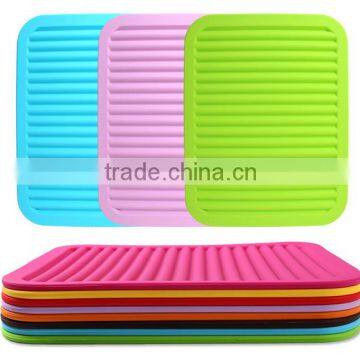 2016 Hot Sale FDA and LFGB Food Grade Colorful Non-sick Silicone Table Mat & Silicone Drying Mat Quality Choice