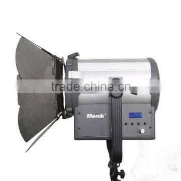 Menik SR-2000A 200W Fresnel Lens LED Spotlight