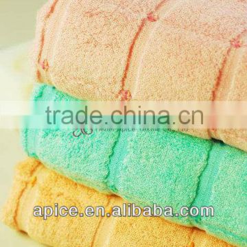 light color bamboo zero twist bath towel