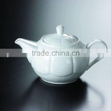 White porcelain tea pot H2980