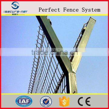 Heavy Duty Razor Barbed Triangle Bending Welded Wire Airport Fence With Y Post