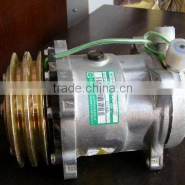 high quality sinotruck truck parts howo truck air conditioner compressor WG1500139000