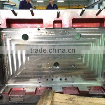 plastic injection molding equipment