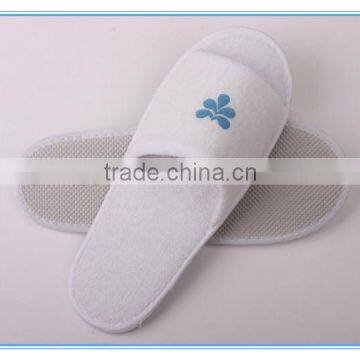 2015 white open toe terry cheap hotel slippers with logo