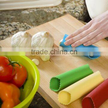 Hot Sale Promotion Gift Roll and Peel Commercial Garlic Peeler